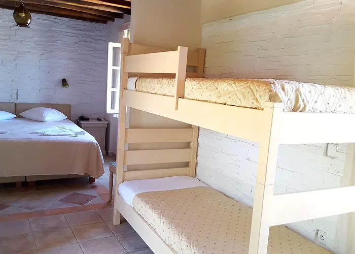 فندق Naxos Magic Village 3*