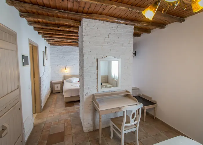 فندق Naxos Magic Village ستيليدا