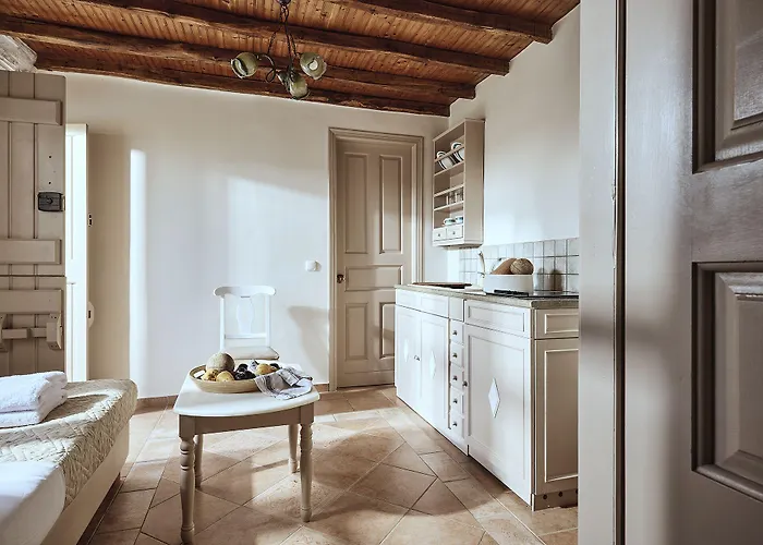 فندق Naxos Magic Village 3*